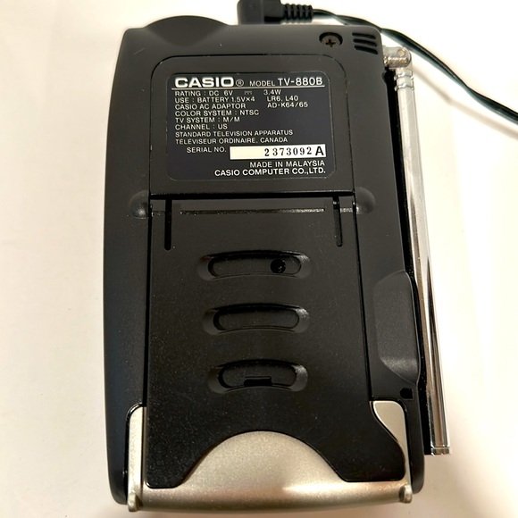 Vintage Casio Portable Handheld Television - Picture 2 of 3